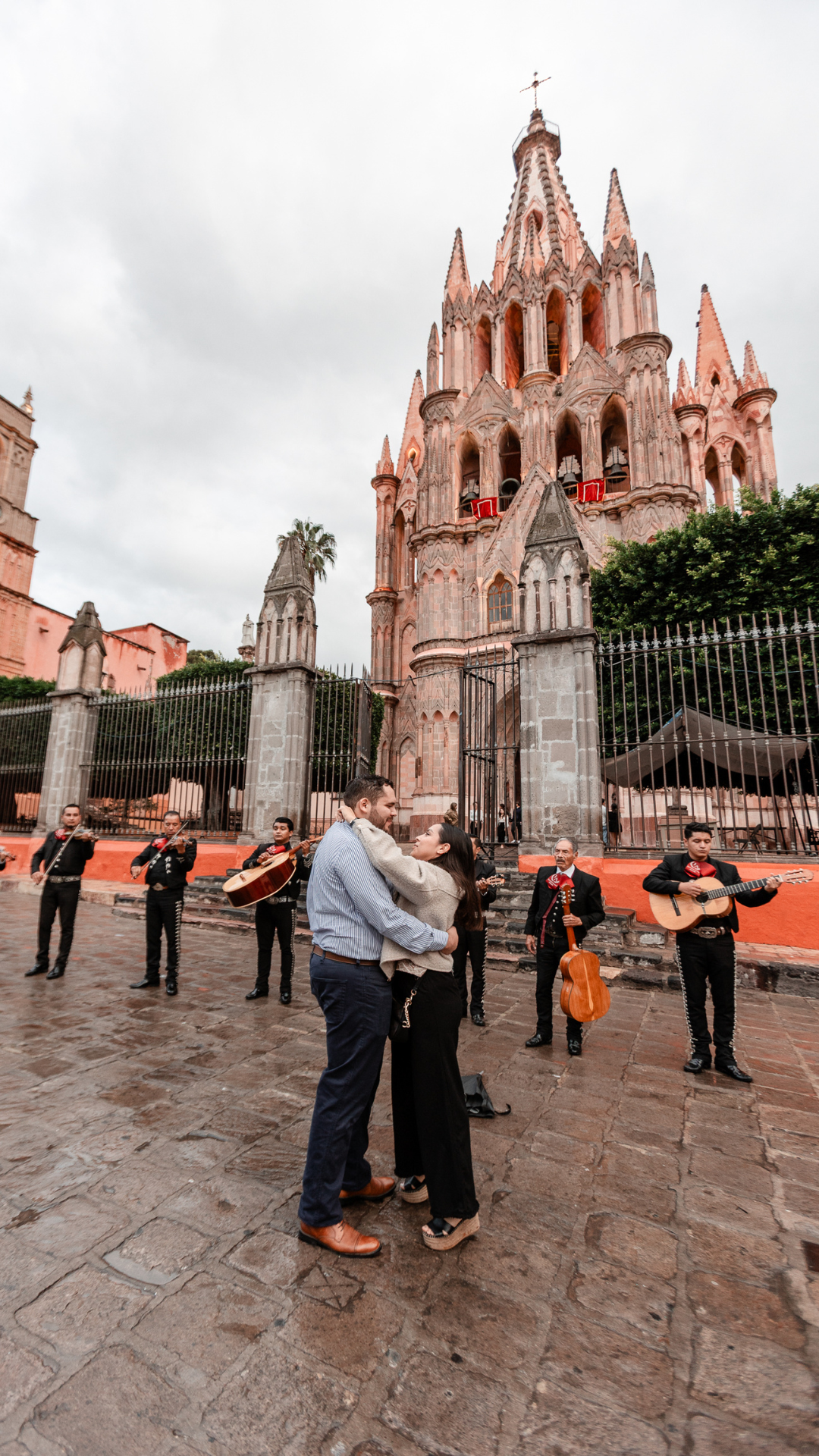 Propuesta frente a Parroquia San Miguel de Allende