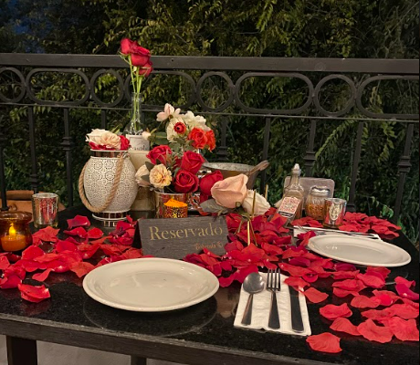 Cena romántica en terraza en Monterrey