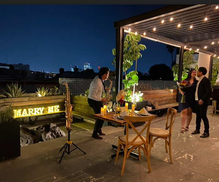 Cena romántica en terraza en Querétaro