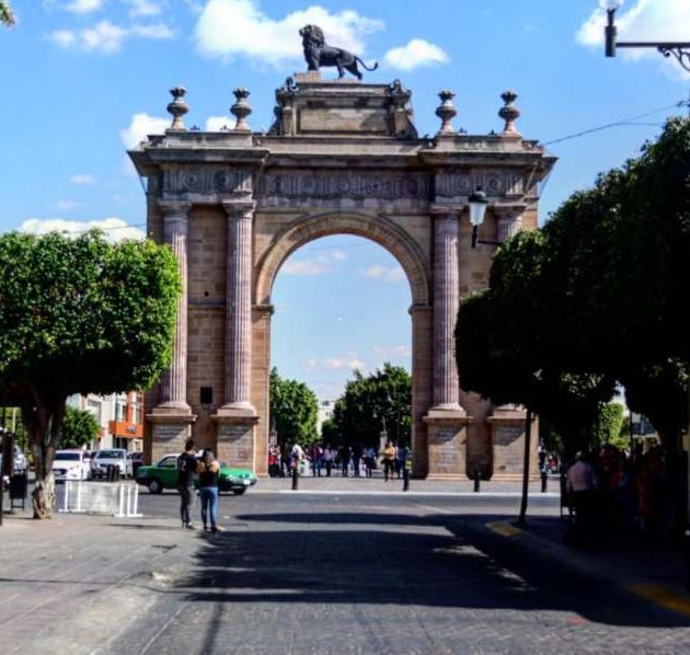 León