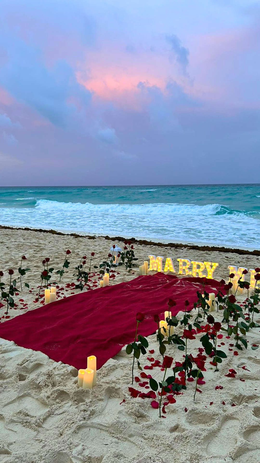 Brindis romántico frente al mar Paya del Carmen